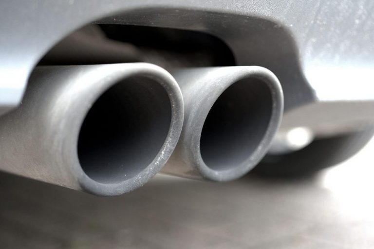 Home Custom uitlaatsysteem van zilver chroom met hoogwaardige afwerking voor aangepaste auto's